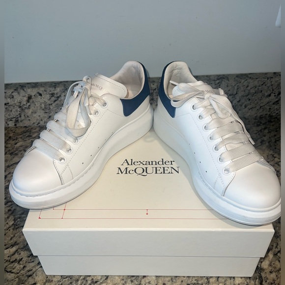 Women’s Platform Alexander McQueen Sneaker - Picture 2 of 5